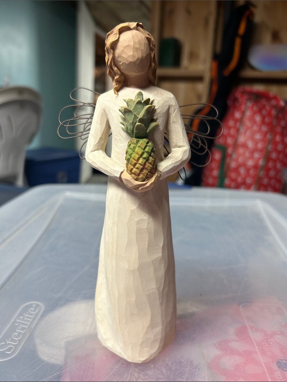 Willow Tree Cream Angel Figurine with Green Pineapple